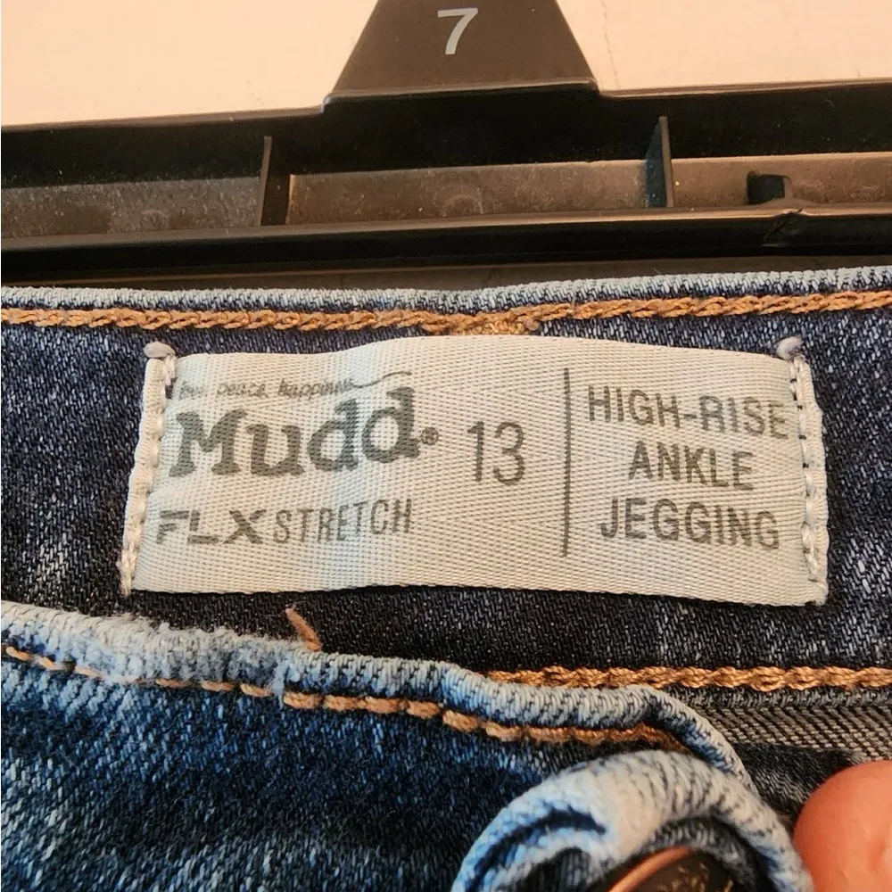 Mudd high rise ankle jeggings Distressed flx stretch size 13 - Image 3