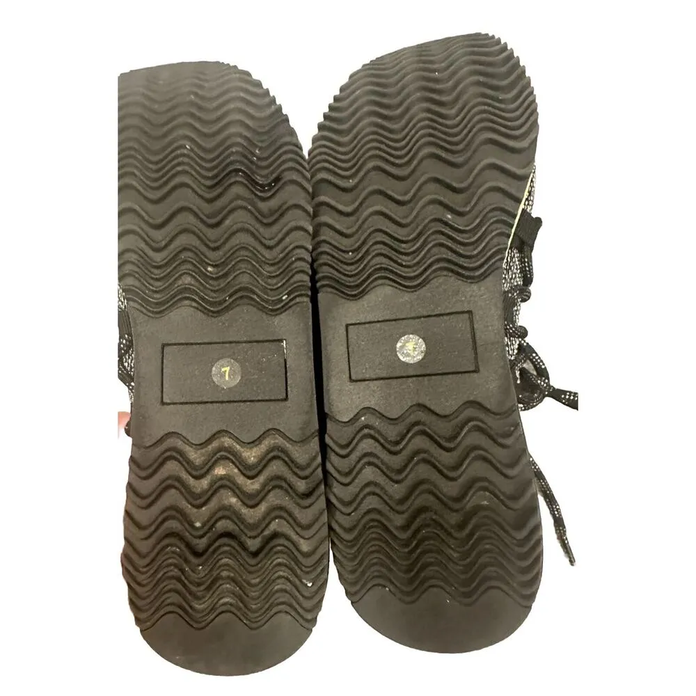 J/SLIDES Urban Sport Melba Knit Sneakers women's Size 7 Black & Silver Metallic - Image 6