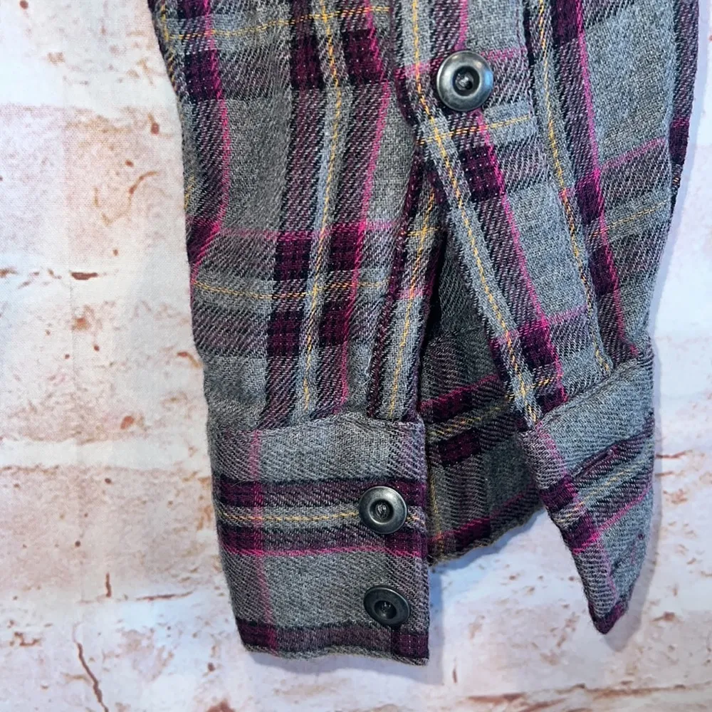 Cabi highland flannel raw hemline #3946 Gray purple fray hem check plaid collar - Image 10