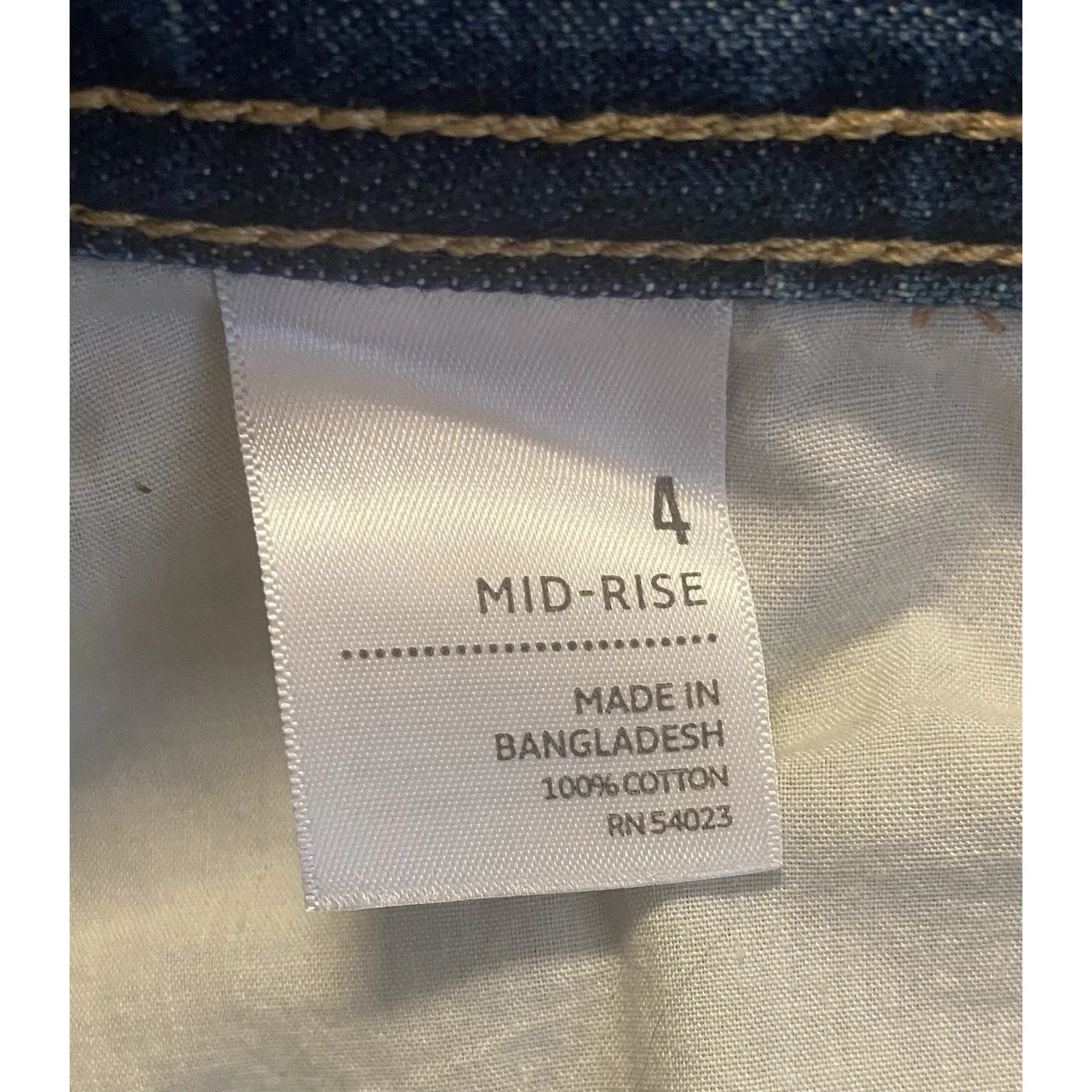 Vintage Women's 2008 Old Navy Denim Jean Shorts Mid Rise‎ Size 4 - Image 6