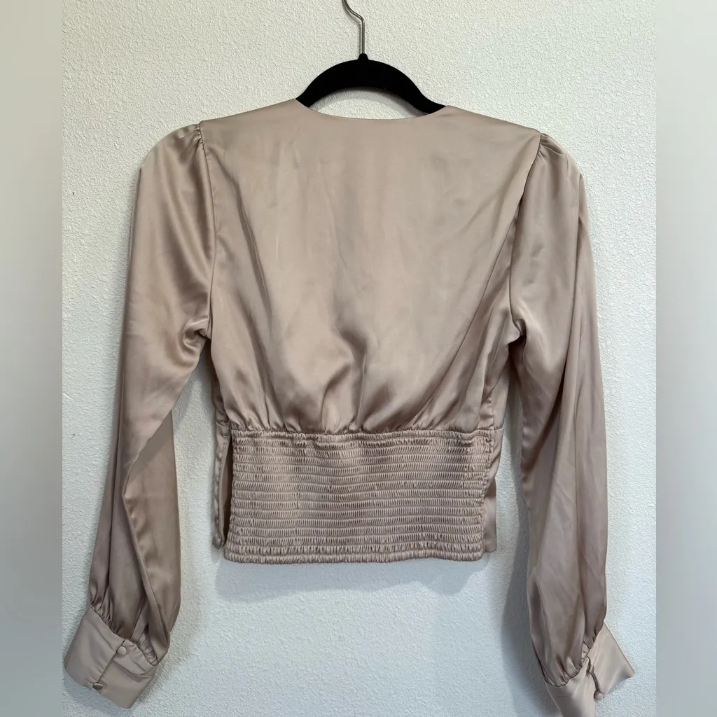 Abercrombie & Fitch Champagne Satin Top Size S Long Sleeve V-Neck - Image 3