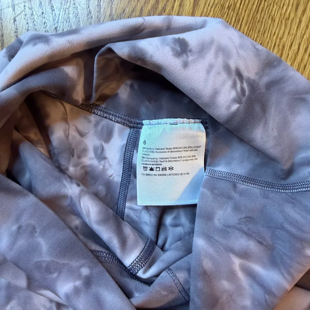 Women's Lululemon Tie-Dye Bike Shorts - Image 4