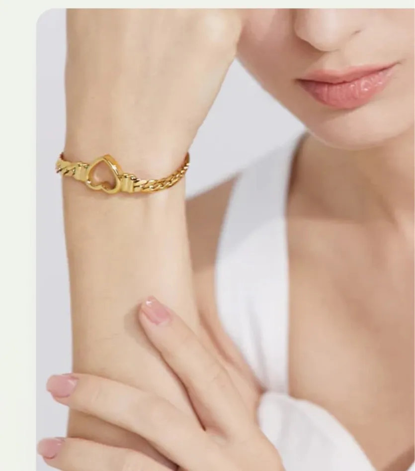 Anthro 18K tarnish resistant heart bracelet  - Image 3