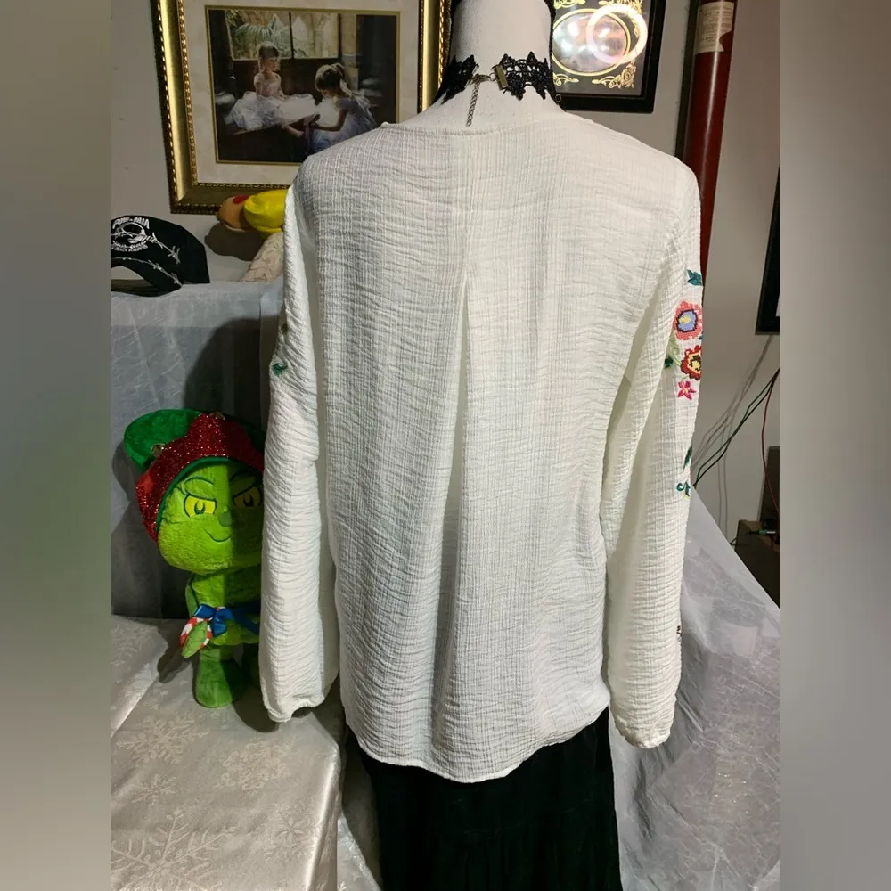 White Gauze Embroidered Boho Top Size XL - Image 5