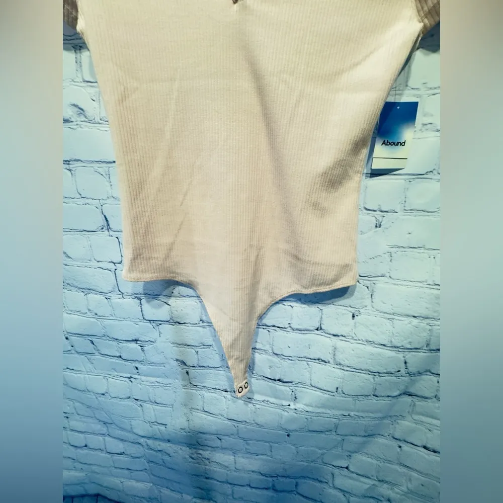 NWT Abound Ribbed Medium Bodysuit - Image 3