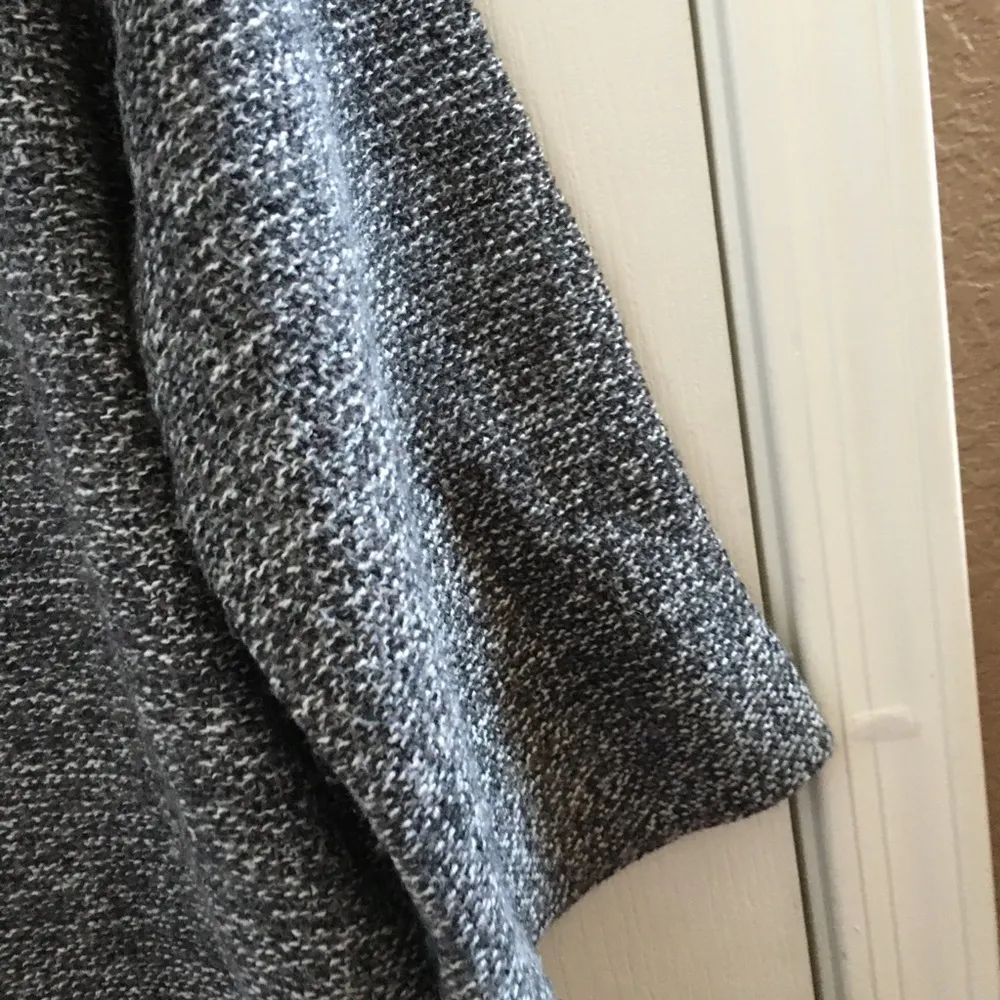 AB Studio FINAL MARKDOWN Ladies  cardigan large - Image 2