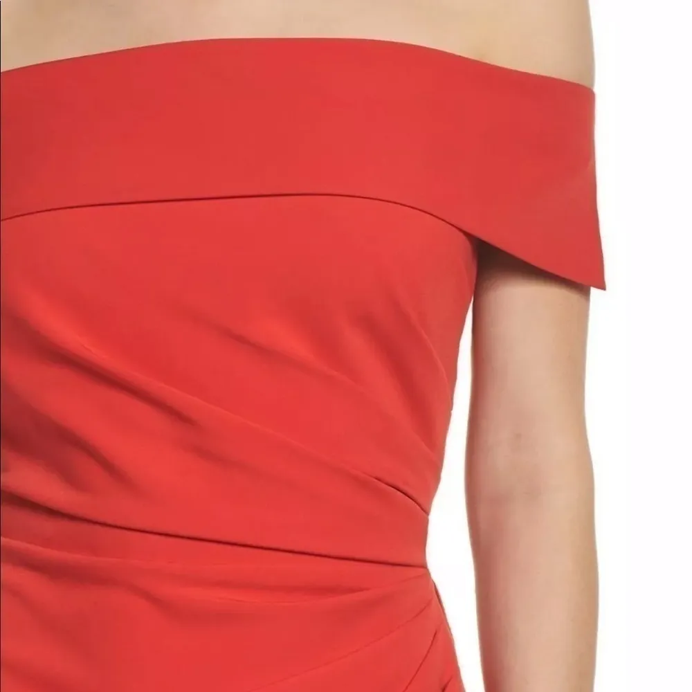 Vince Camuto Off the Shoulder Crepe Gown Sz 2 Red - Image 5