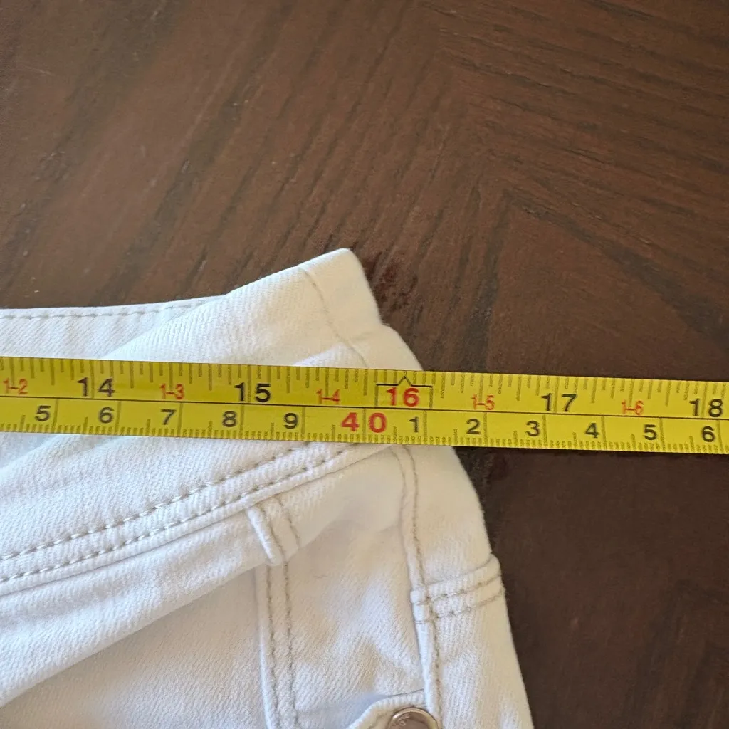 Classic White so slimming Straight Leg Jeans for Women size 1.5 - Image 7