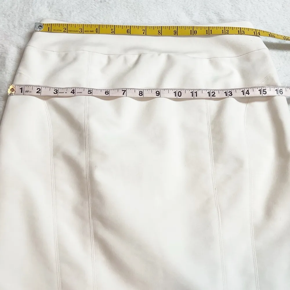 NEW Express High Rise Solid Off White Pencil Skirt Size 8 Stretchy Neutral - Image 7