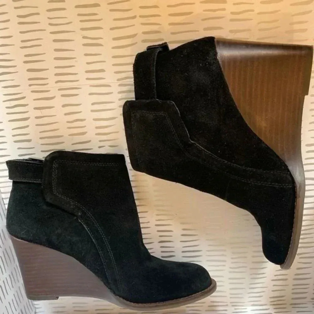 Lucky Brand Yasine‎ Black Suede Slip On Ankle Booties Womens Size 6 Wedge Heel - Image 6