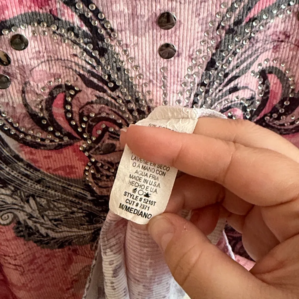 Vocal Pink and Gray Graphic Tank Top - Image 3