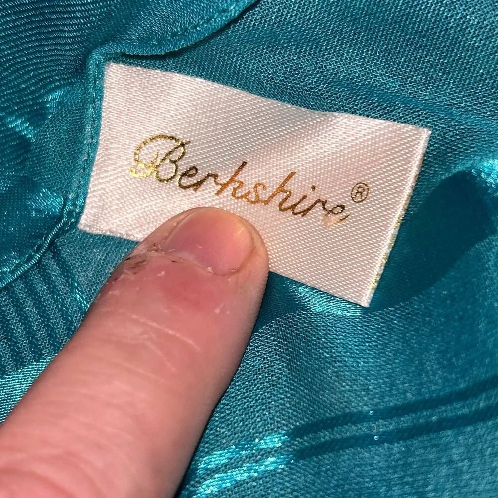 Vintage Berkshire Emerald Green Square Scarf 29 Inch - Image 5