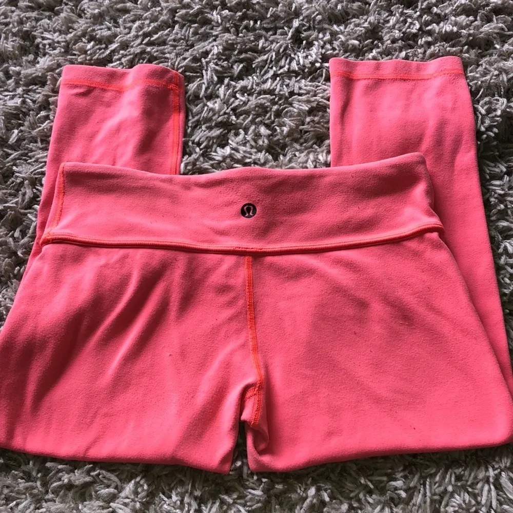 Lululemon Athletica hot pink Capri leggings size 8 workout leggings ankle pants‌ - Image 2