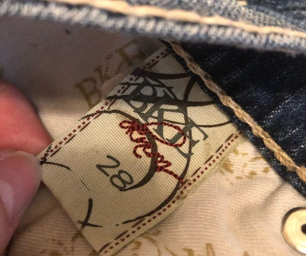 BKE BUCKLE Lexi Embellished Jean Capri Pants D19 - Image 5