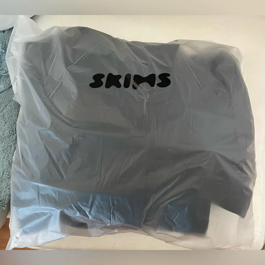 SKIMS NWT Boyfriend Fleece Trench Coat Onyx Size S Oversized - Image 16