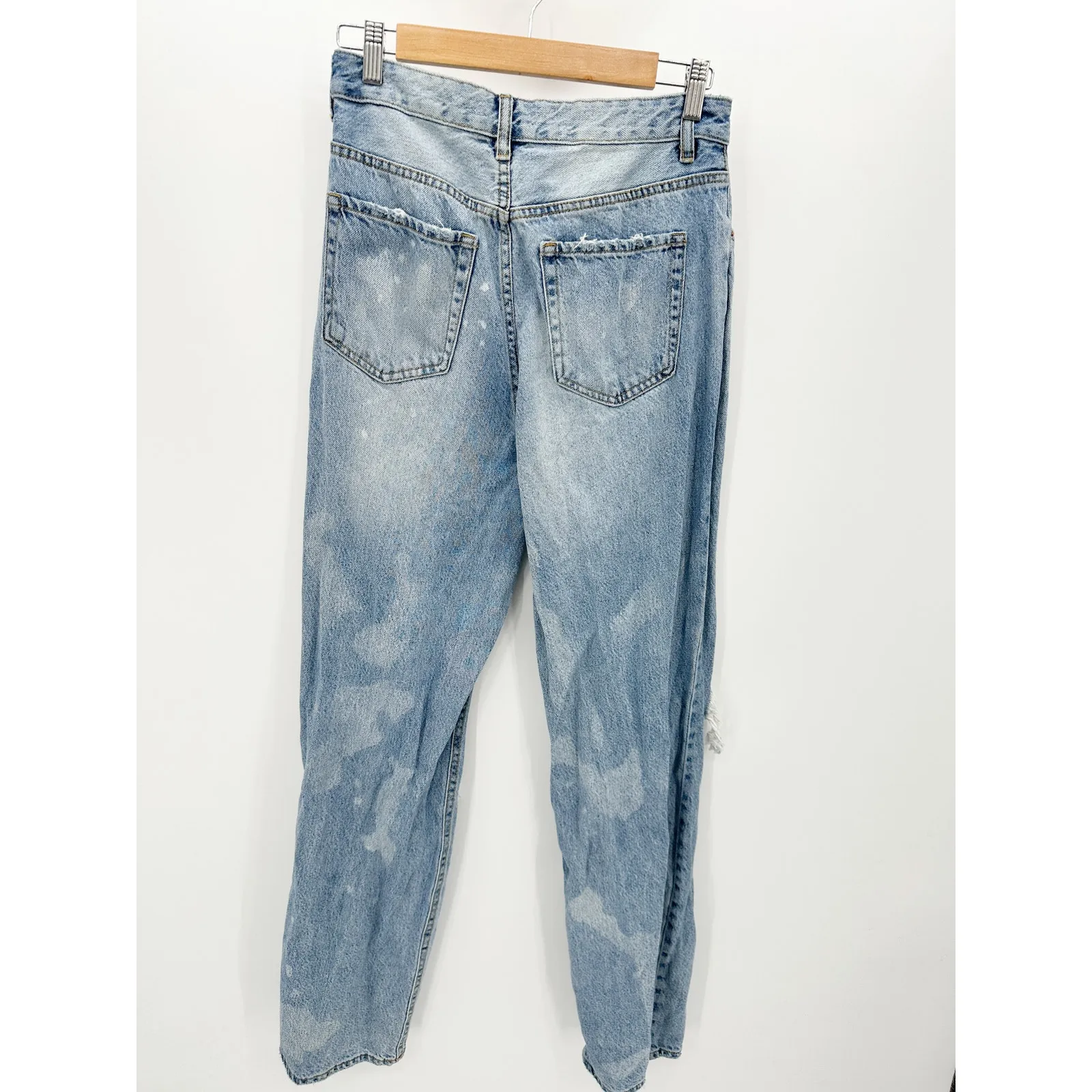 Pacsun Women's Light Wash Distressed 90's Boyfriend Loose Fit Jeans Size 29 - Image 2