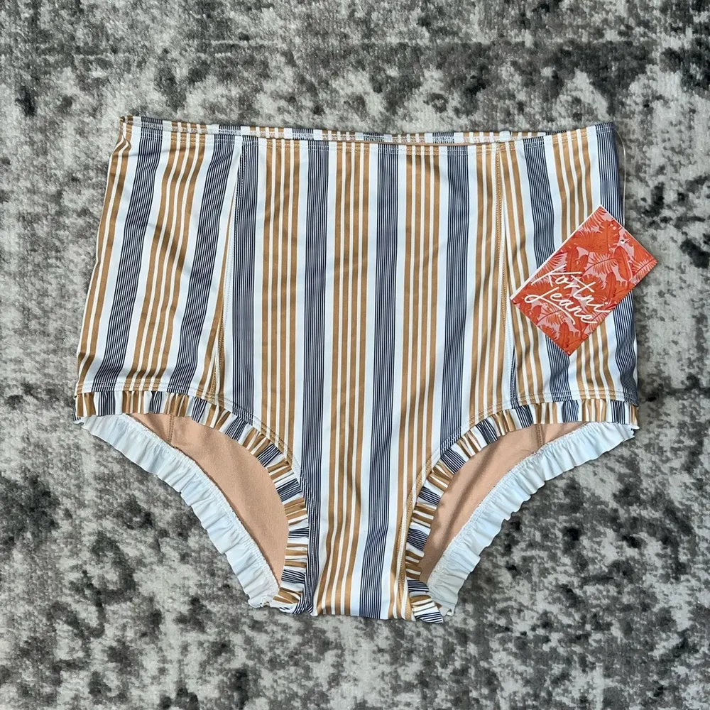 Kortni Jeane  Swim Set - Image 3