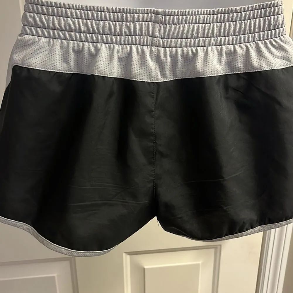 Nike Women’s Black/Gray Athletic Shorts with Built-in Drawstring Shorts- Medium - Image 9