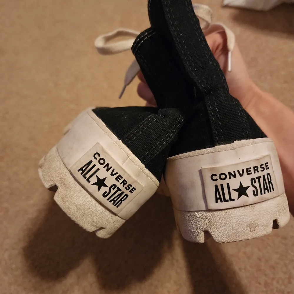 Chuck Taylor All Star Lugged Hi Sneaker in Black & White - Image 5