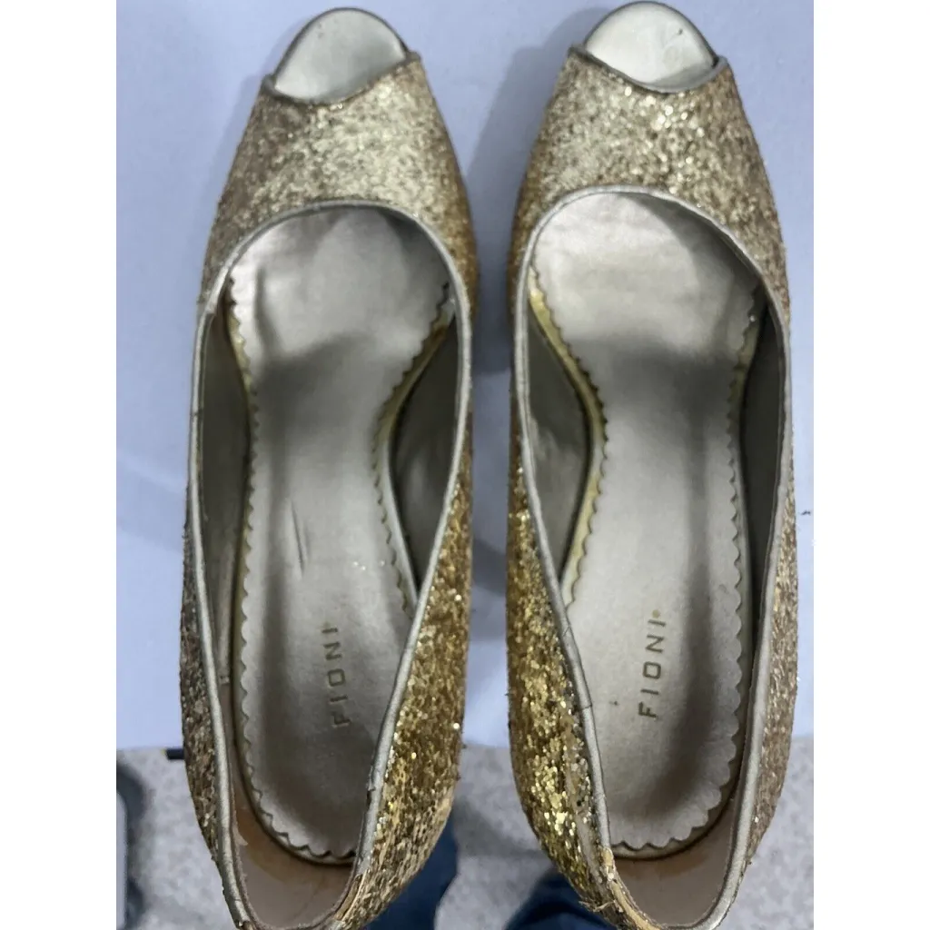 Womans Fioni Sinteticos Size 6.5 Gold Sequin Peep Toe Slip On Heel Pumps - Image 6