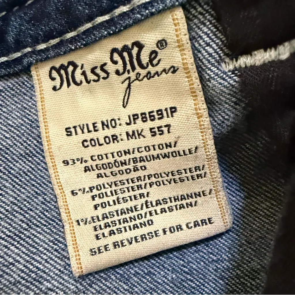 Miss Me Jeans Low Rise Signature Cuffed Capri Embellished SZ 29 Y2K - Image 5