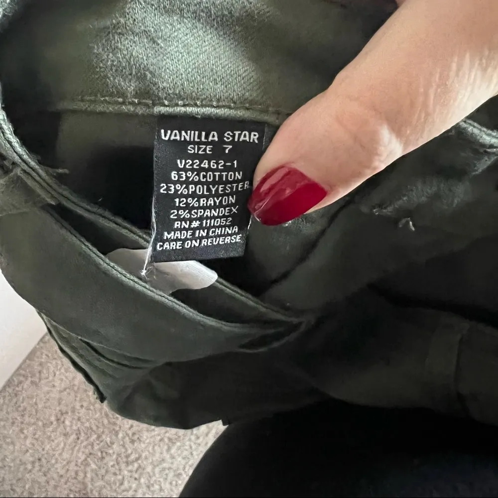 NWT Vanilla Star Olive Green Belted High Rise Square Pocket Skinny Jeans - Image 12