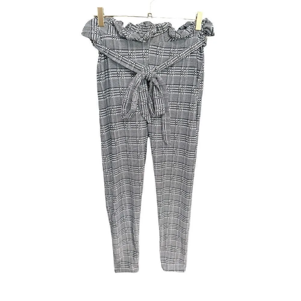 NWT Boohoo Paperbag Waist Pants - Image 5