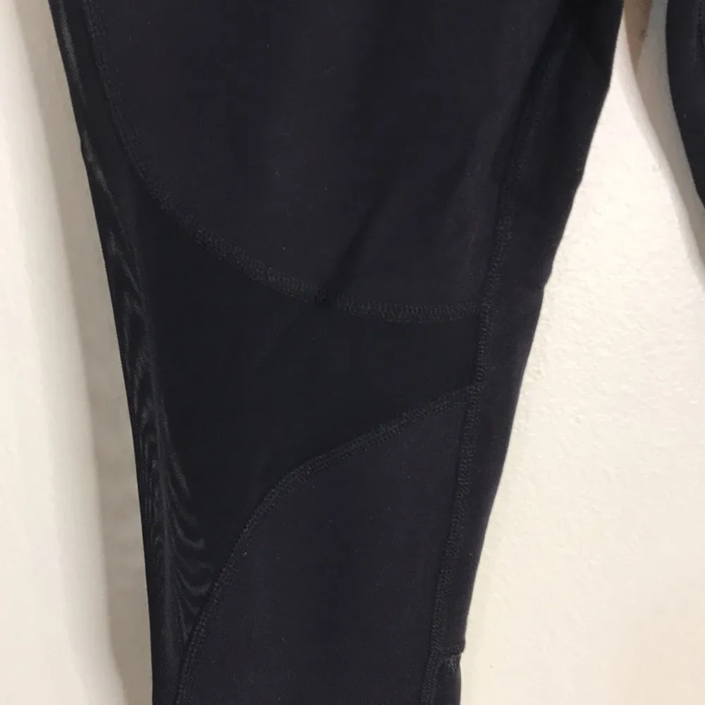 ALO yoga ladies black workout fitness gym leggings size small 24” - Image 4