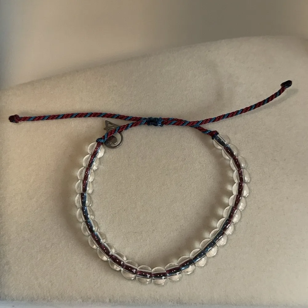 4 Oceans Brand “Seahorse” Glass Beaded Adjustable Bracelet Red / Blue - Image 5