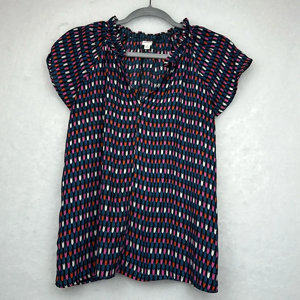 Gap Blue Geometric Print All Day Wear Blouse Sz S Ruffle short sleeves  V-neck - Image 2