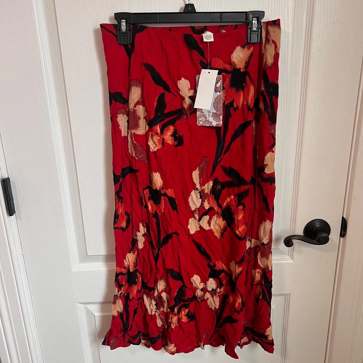 Band of the Free Womens Heart Beat Floral Midi Skirts Side Slit‎ Large Red NWT - Image 2