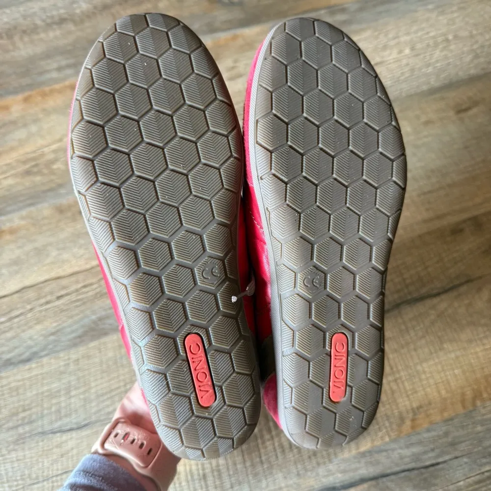 Vionic Willa Leather Sneakers in Red - Image 7