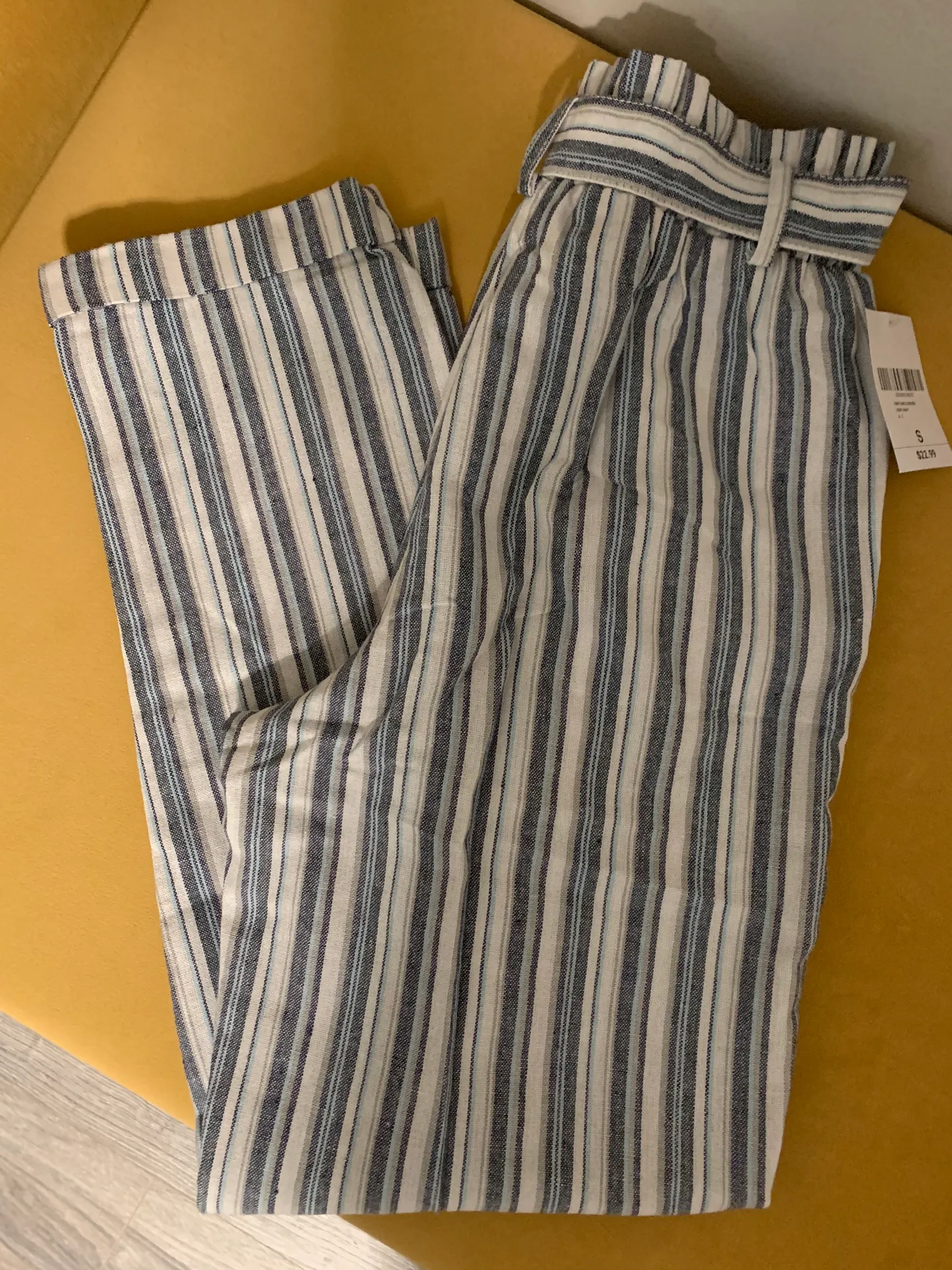 Forever 21 Casual Ankle Woven Pants - Image 2