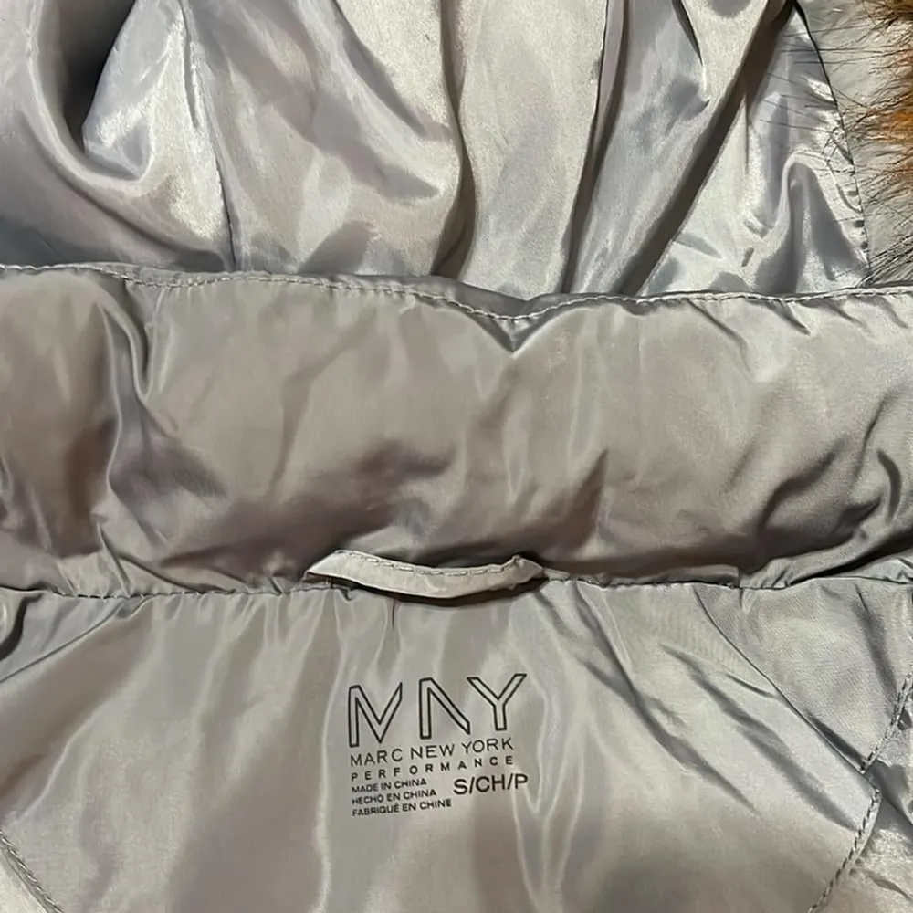 Gray Puffer Vest with Faux Fur Detachable Hood Women’s Size Small - Image 7