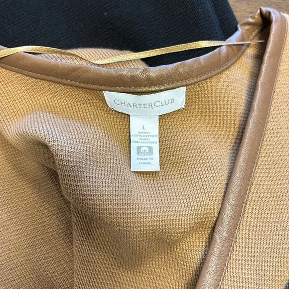 Gorgeous sweater coat
Perfect for a vacation 
Light and classic - Image 2