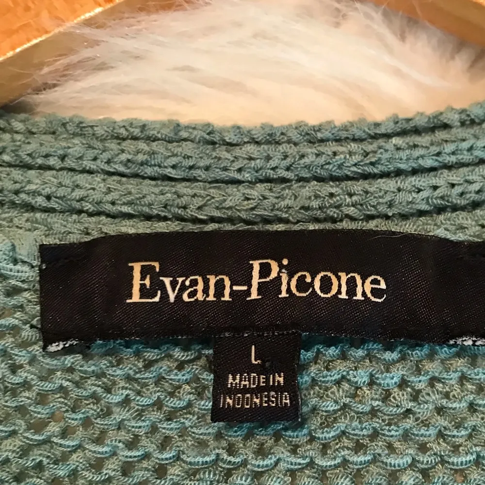 Evan Picone short sleeve cardigan sweater with pockets size large - Image 3