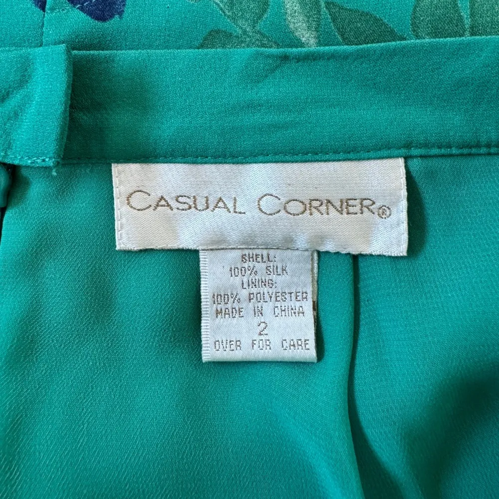 Vintage ‘90s Casual Corner Green Leaf Print 100% Silk Pencil Skirt Size 2 - Image 6