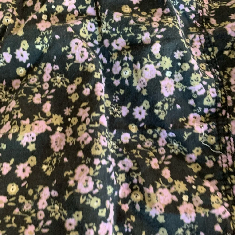 Arizona women's size medium black with purple floral button down long sleeve - Image 4