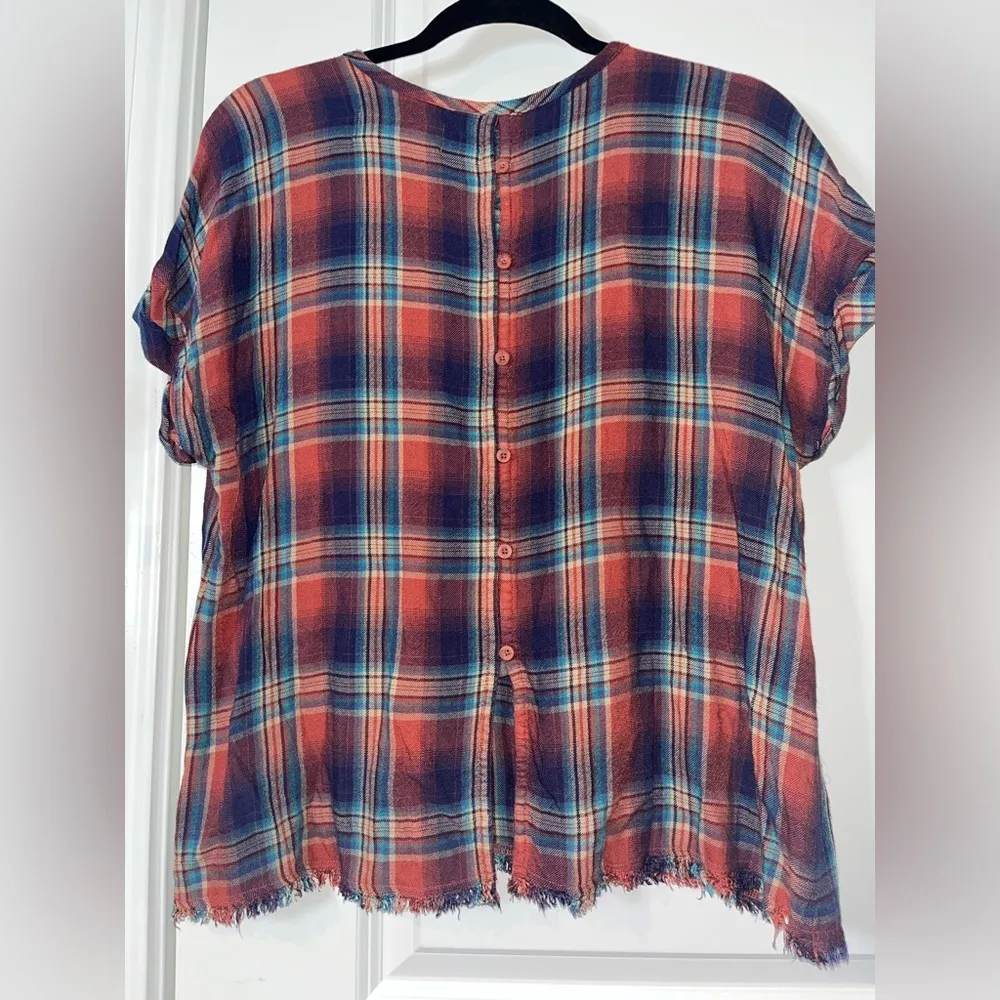 Anthropologie Cloth & Stone Top Button Back Short Sleeve Plaid High Low Size L - Image 2