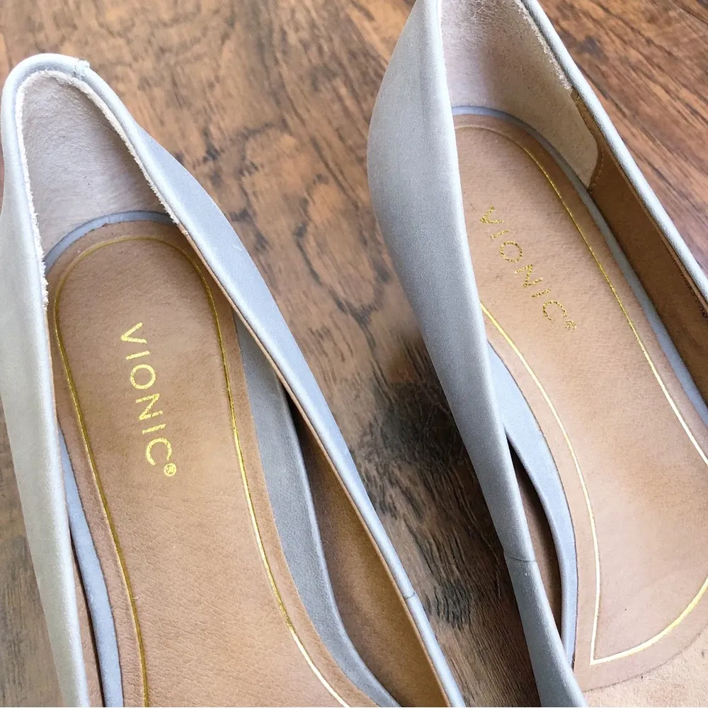 Vionic • Josie Kitten Heel pump grey pointed toe leather cushioned orthotic - Image 6