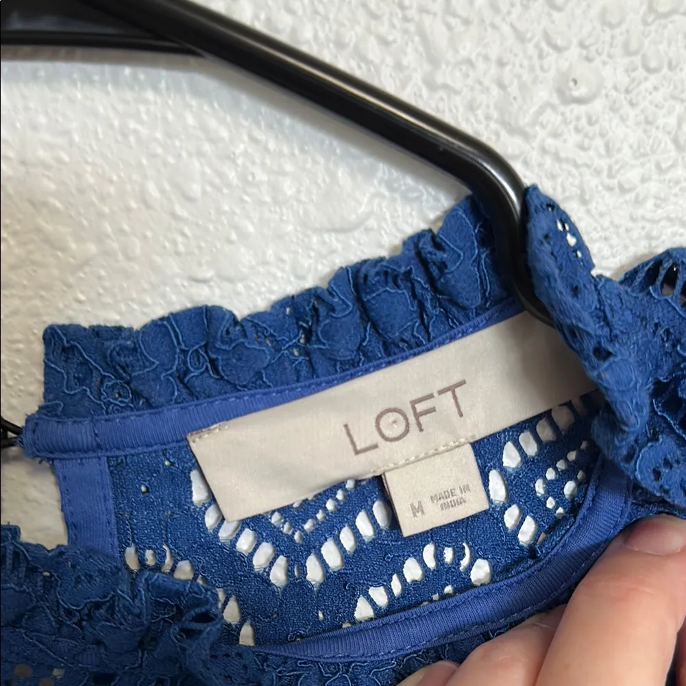 LOFT Blue Lace Boxy Short Sleeve Blouse Size Medium - Image 3