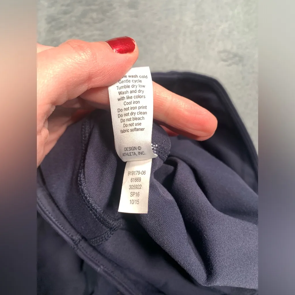 Athleta navy blue flare legging yoga pants medium - Image 6