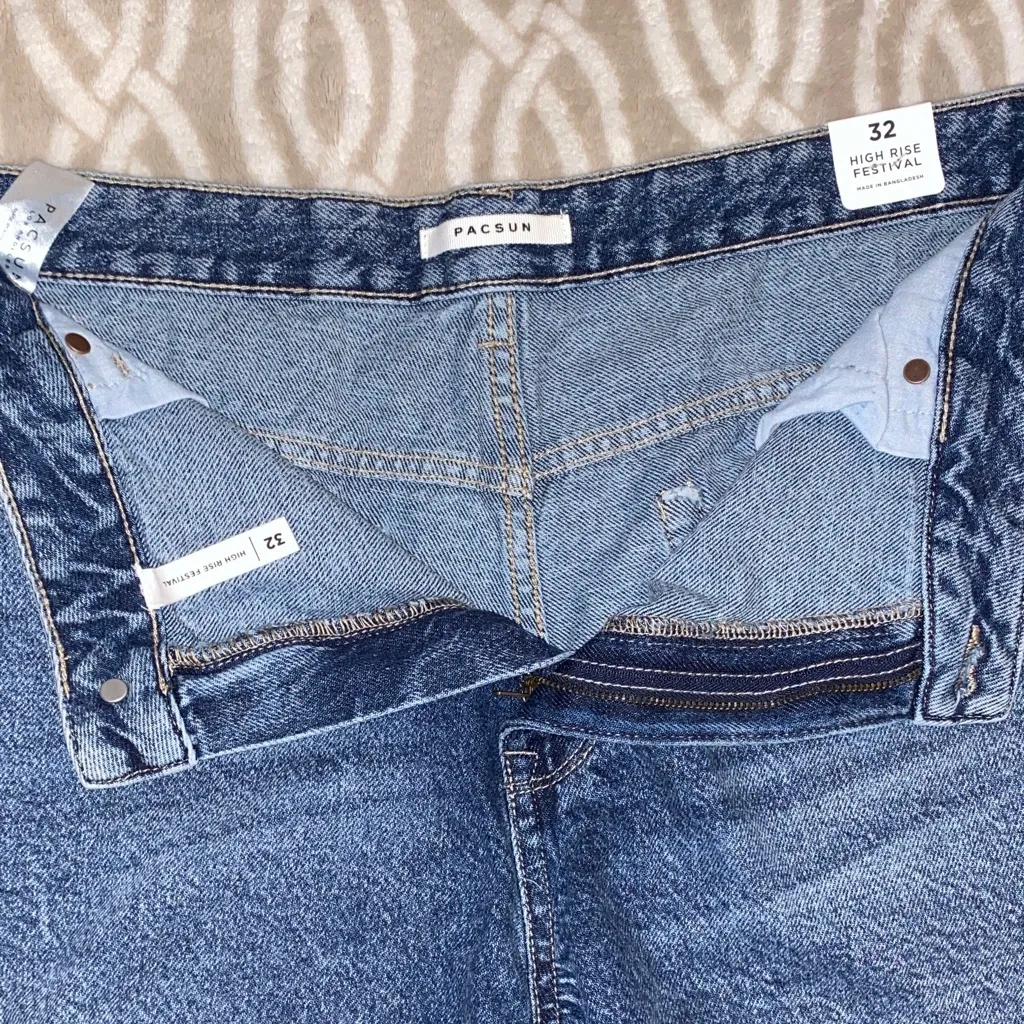 PacSun Light Blue Jean Shorts - Image 3