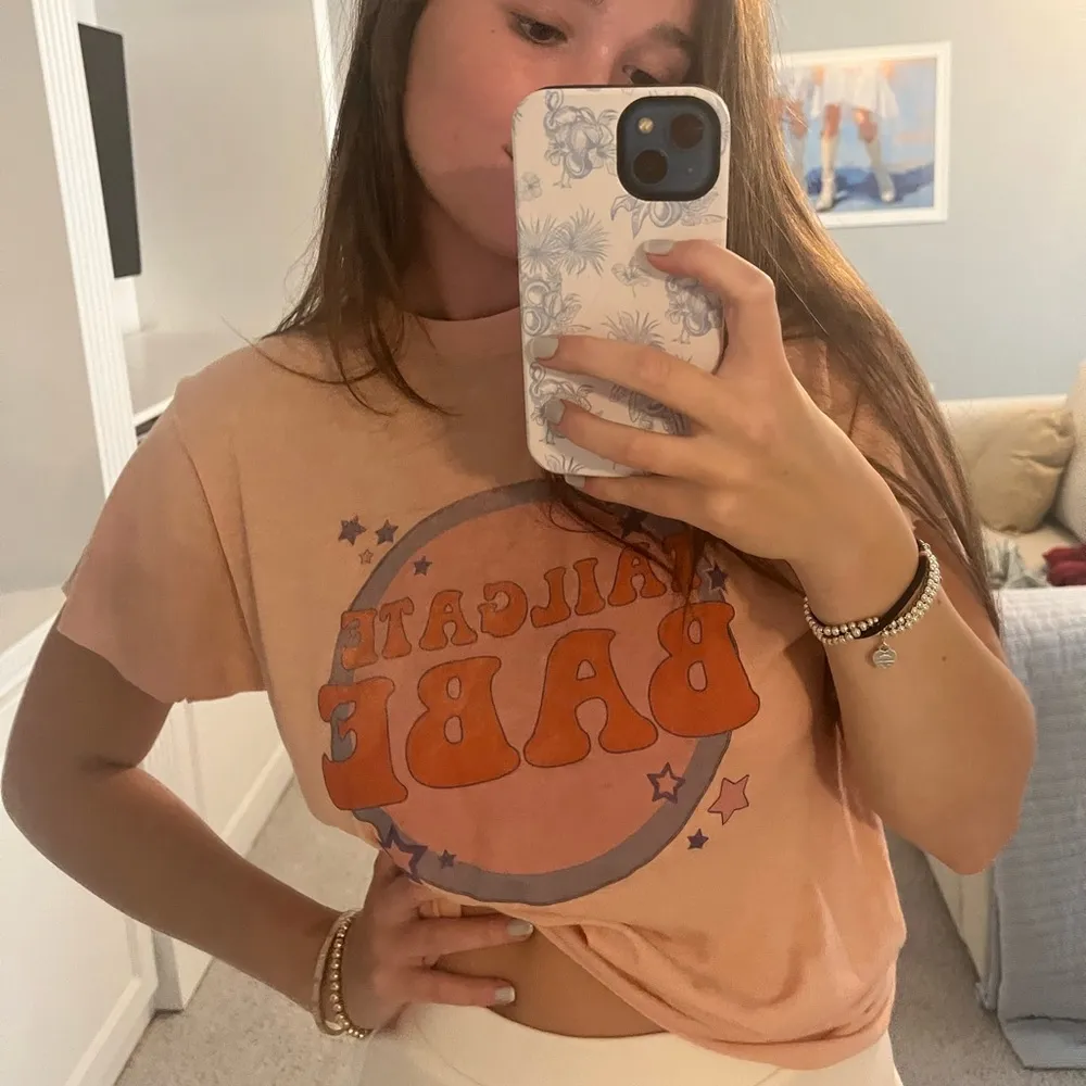 Revolve TAILGATE BABE BAND TEE - Image 2
