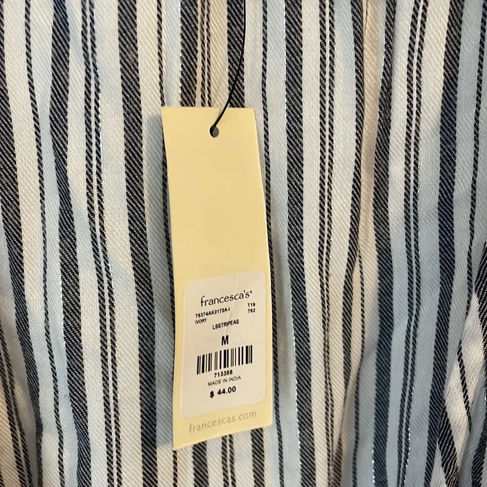 Francesca’s button down. Never worn. Size M. Blue & white stripped w/silver. - Image 4