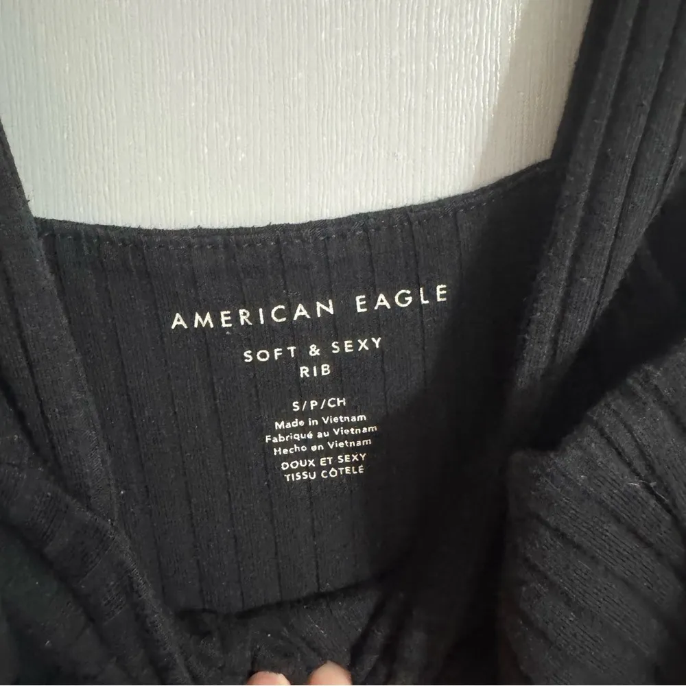 American Eagle Outfitters Black Ribbed Crop Tank Top Size Small - Image 3