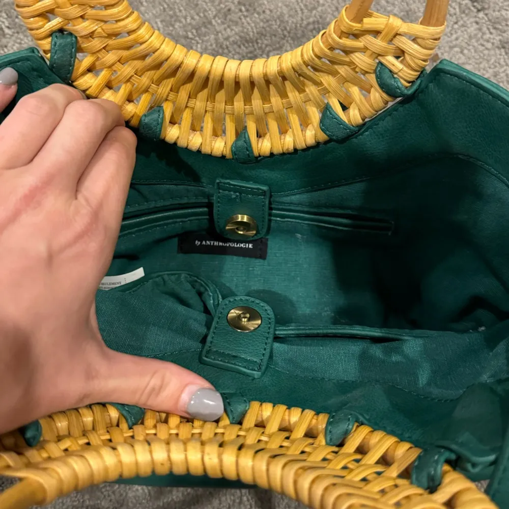 Rare Marianne Tote Bag Purse in Green - Image 4