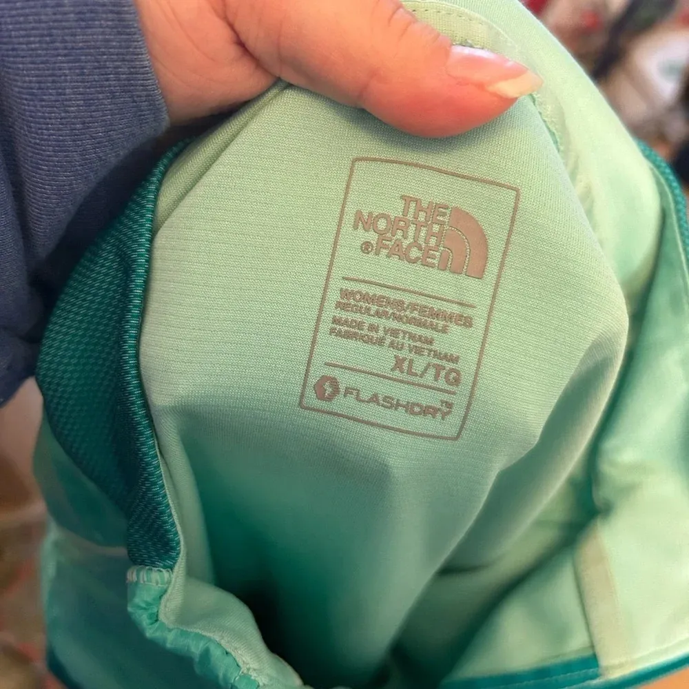 THE NORTH FACE WOMENS RUNNING QUARTER ZIP - Image 5