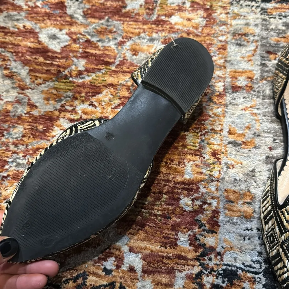 ISAAC MIZRAHI Woven Aztec Flats Size 8 - Image 9