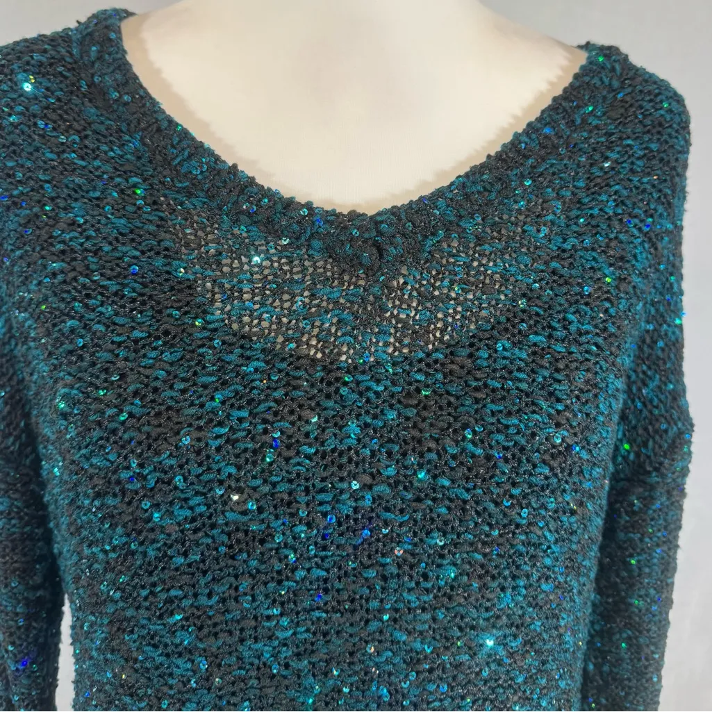 Black and teal green shimmering sequin sweater size small - Image 2